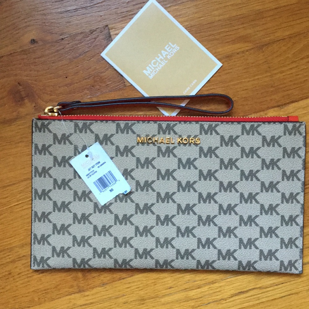 Michael Kors Jet Set Large Zip Clutch!
